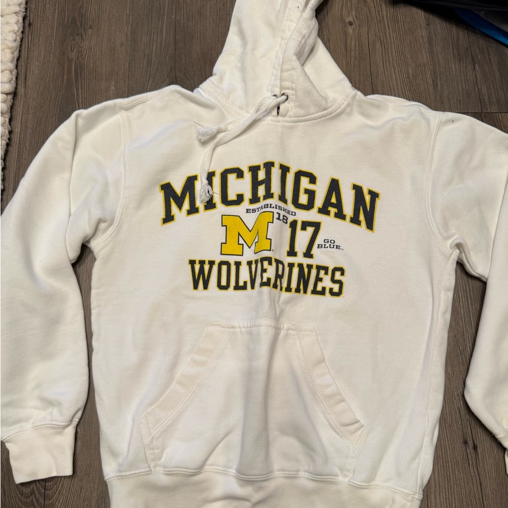 Michigan Wolverines white hoodie. University of Michigan.
